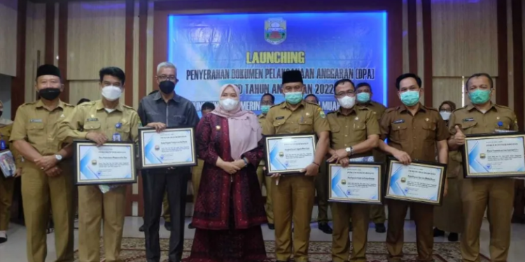 Bupati Masnah Launching Penyeraha DPA