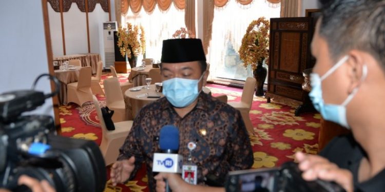 Al Haris Apresiasi LAM Selesaikan Masalah Melalui Hukum Adat