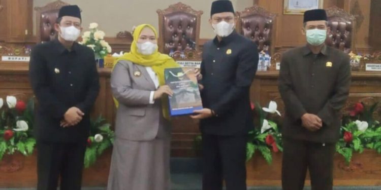 DPRD Muaro Jambi Gelar Rapat Paripurna Penyampaian LKPJ Tahun 2021