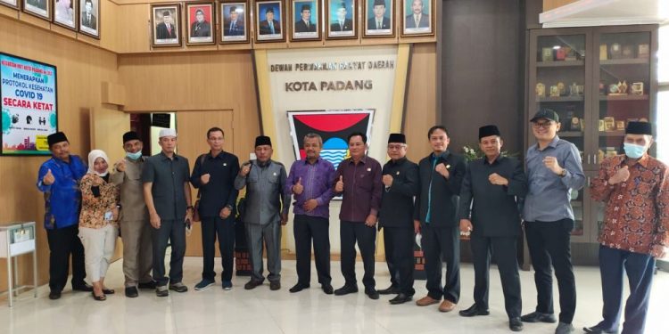 Ketua BK Muaro Jambi Edison Pimpin Kunker Ke Kota Padang