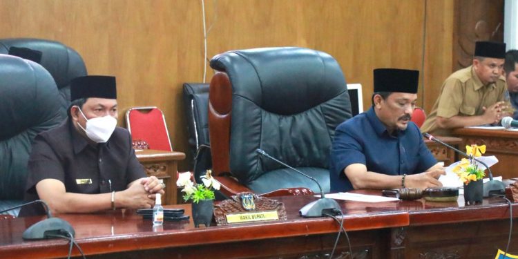 Wabup Hairan Hadiri Paripurna Kedua DPRD Tanjab Barat