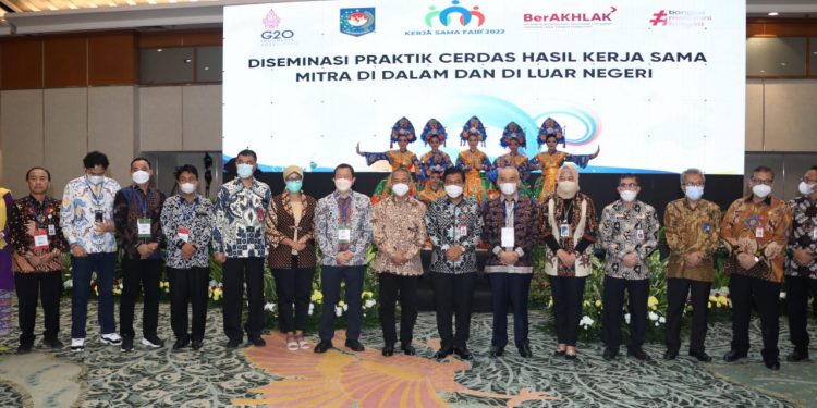 Bupati Kerinci Jadi Narasumber Diskusi Kiat Daerah Bangun Kolaborasi dengan Mitra Dalam dan Luar Negeri