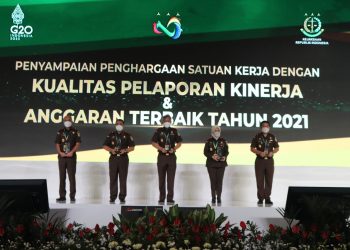 Jaksa Agung Beri Penghargaan Kepada 5 Kejaksaan Tinggi