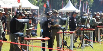 Semarakan HUT Bhayangkara Ke-76, Pati Polri dan Wartawan Lomba Menembak Piala Kapolri