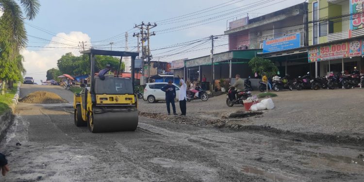 Dinas PUPR Merangin Perbaiki Jalan Dalam Kota Yang Rusak, Pengendara Minta Perawatan Ditingkatkan 