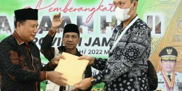 Bupati Merangin Berangkatkan dan Serahkan Calon Jamaah Haji  ke Jambi