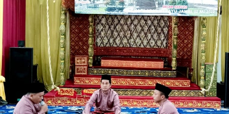 Lembaga Adat Merangin Ikuti Lomba Seloko Serah Terima Adat Jambi 