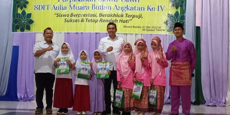 Bupati Batanghari Hadiri Acara Perpisahan SDIT Muara Bulian
