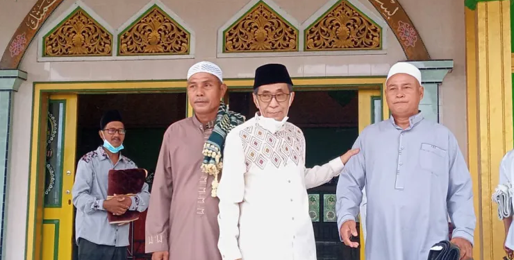 Wabup Batanghari Shalat Idul Fitri di Kampung Halaman