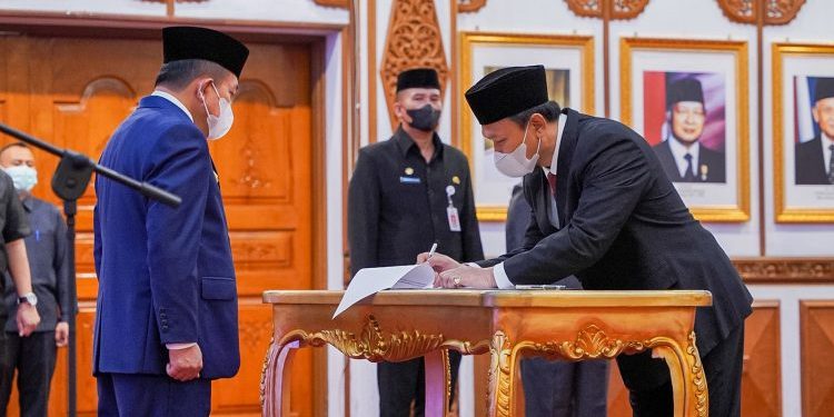 Lantik 4 Kepala OPD, Al Haris Tegaskan Tingkatkan Kinerja Pemprov Jambi