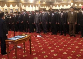 Gubernur Al Haris Lantik Kepala SMA dan SMK se-Provinsi Jambi