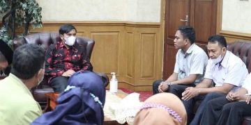 Ketua DPRD Edi Purwanto Dengarkan Keluhan Perwakilan Honorer K2