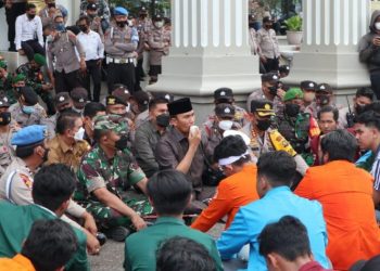 Terima Aksi Unjuk Rasa, Ketua DPRD Edi Purwanto: Presiden Sebut Perpanjang Masa Jabatan Tidak Akan Terjadi