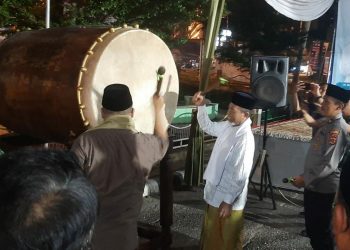 Bupati Merangin Serahkan Enam Hewan Kurban Jenis Sapi ke Masyarakat