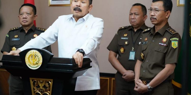 2 Orang Ditetapkan Sebagai Tersangka oleh Kejaksaan Agung Terkait Dugaan Korupsi PT Duta Palma Group, Salah Satunya DPO KPK