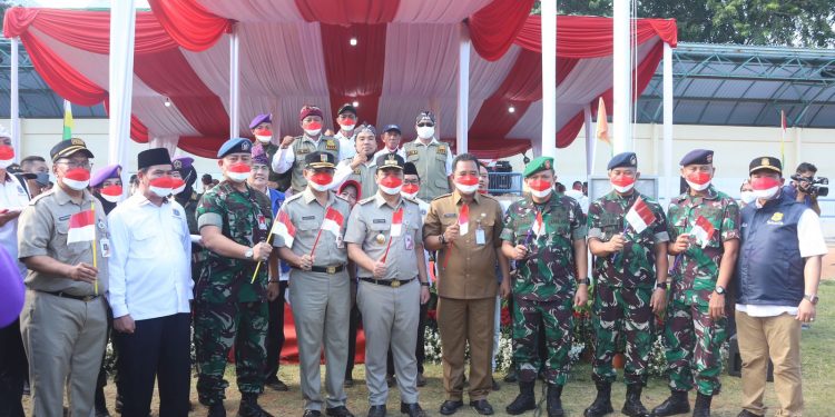 Kemendagri Apresiasi Antusiasme Pemprov DKI Jakarta Meriahkan Gerakan Pembagian 10 Juta Bendera Merah Putih 