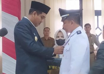 Wakil Bupati Merangin Lantik Kades Pulau Aro Tabir Ulu