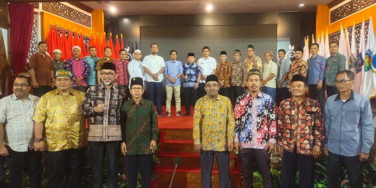 Enam Point Kesepakatan Soal Truk Batu Bara  Pertemuan Antara Forum RT Kota Jambi dan Gubernur