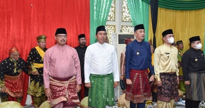 Pj Bupati Bachyuni Hadir Dalam Acara Pemberian Gelar Adat Melayu Jambi