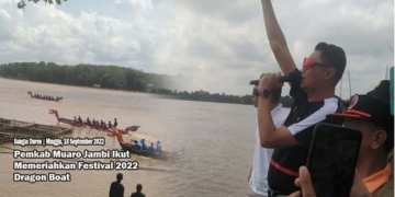 Pj Bupati Bachyuni Hadiri Festival Dragon Boat