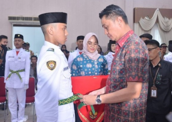 Pj Bupati Kukuhkan Paskibraka Kabupaten Muaro Jambi Tahun 2022