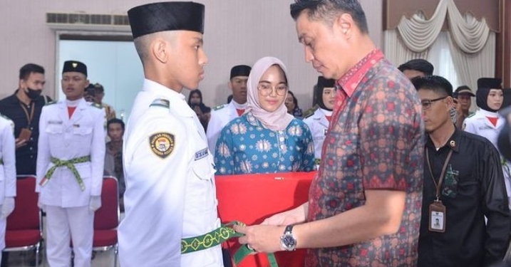Pj Bupati Kukuhkan Paskibraka Kabupaten Muaro Jambi Tahun 2022