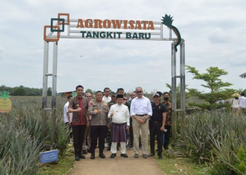 Pj Bupati Muaro Jambi Hadiri Acara Penyerahan Program Sosial Bank Indonesia