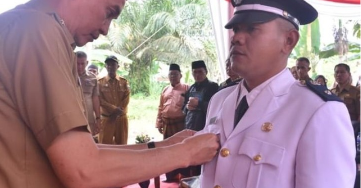 Pj Bupati Muaro Jambi lantik Kepala Desa Solok
