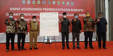 Ketua DPRD Provinsi Jambi Tandatangani Komitmen Anti Korupsi