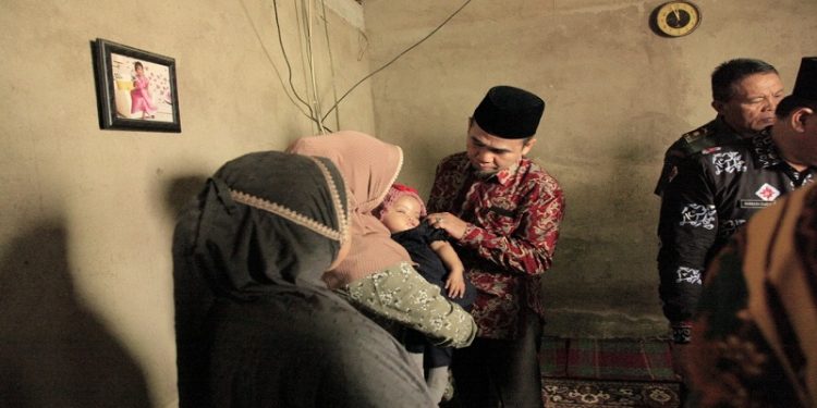 Ketua DPRD H.Fajran Dikukuhkan Sebagai Bapak Asuh Anak Stunting (BAAS)