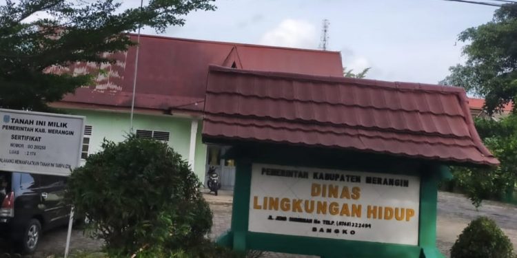 Dinas Lingkungan Hidup Merangin Himbau Masyarakat  Buang Sampah Pada Tempat Yang Disediakan 