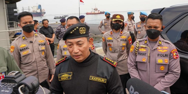 Kapolri Pastikan Proses Pencarian Kru Helikopter P-1103 Dilakukan Maksimal