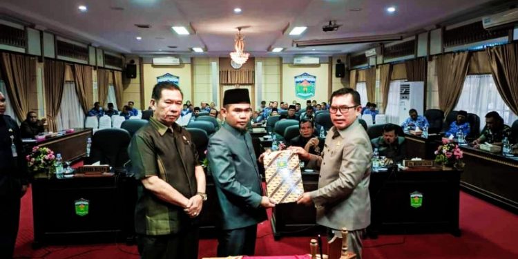 Wako Ahmadi & DPRD Tandatangani Kesepakatan KUA dan PPAS Tahun 2023