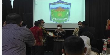 Sekretariat DPRD Kota Sungai Penuh Terima Penghargaan Terbaik II