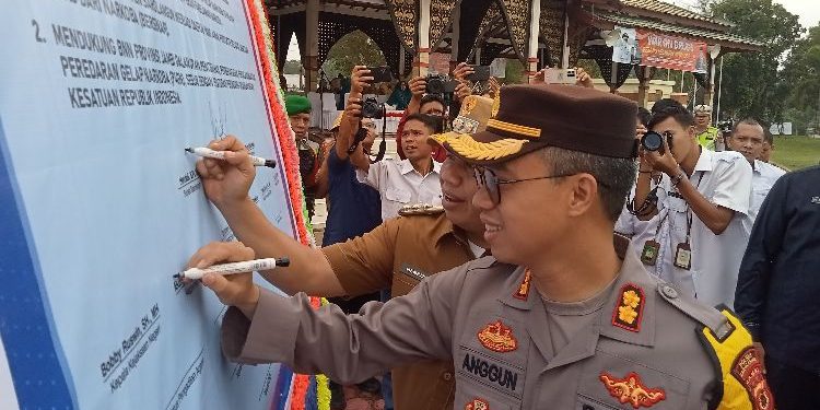 Pj Bupati Sarolangun Bersama Ketua DPRD Kompak Ajak Masyarakat Perang Terhadap Narkoba