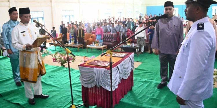 Bupati  Merangin Lantik  Kades Sialang Imam Mustofa 