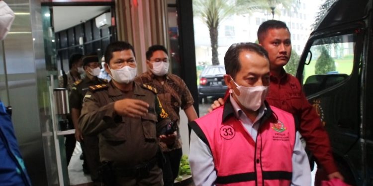 Kejaksaan Agung Tetapkan 3 Orang Sebagai Tersangka Perkara BAKTI Kementerian Komunikasi dan Informatika