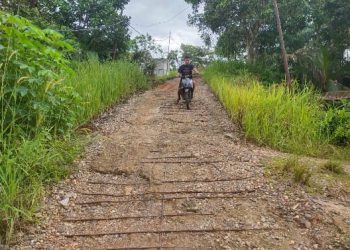 Kondisi Jalan Rusak Berat, Warga RT 18 Belakang MAN Kelurahan Pasar Atas Merangin Minta Segera Diperbaiki