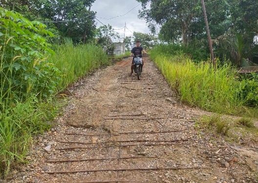 Kondisi Jalan Rusak Berat, Warga RT 18 Belakang MAN Kelurahan Pasar Atas Merangin Minta Segera Diperbaiki