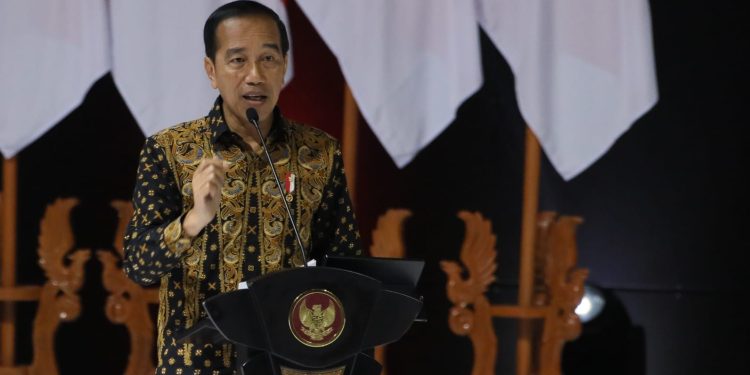 Kendalikan Inflasi, Presiden Minta Kepala Daerah Sering Cek Harga Komoditas di Pasar 
