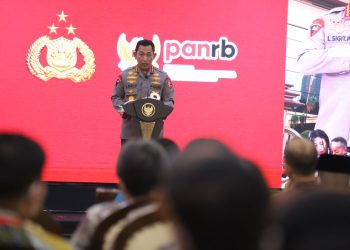 Terima Penghargaan dari Pemerintah,  Kapolri Komitmen Terus Tingkatkan Layanan Publik