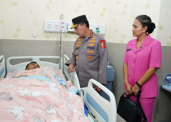 Jenguk Kapolda Jambi, Kapolri Pastikan Kapolda dan Rombongan dalam Perawatan Maksimal RS Bhayangkara