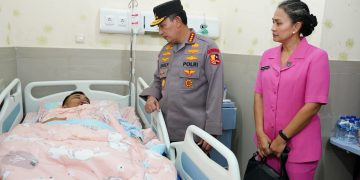 Jenguk Kapolda Jambi, Kapolri Pastikan Kapolda dan Rombongan dalam Perawatan Maksimal RS Bhayangkara
