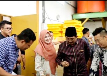 Bupati Tanjab Barat Kunjungi PT Bakti Tani Nusantara di Kota Batam