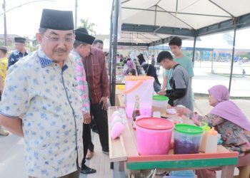 Bupati Anwar Sadat Tinjau Pasar Bedug Ramadhan di Alun – Alun Kuala Tungkal