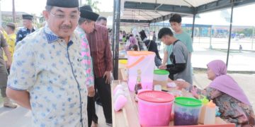 Bupati Anwar Sadat Tinjau Pasar Bedug Ramadhan di Alun – Alun Kuala Tungkal