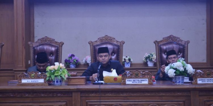 Dewan Sampaikan Hasil Reses melalui Paripurna DPRD Muarojambi