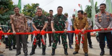 Al Haris Hadiri Penutupan Karya Bhakti TNI Korem 042/GP di Desa Kilangan