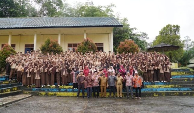Perhatikan Sarana dan Prasarana, Gubernur  Al Haris Tinjau Sekolah SMA di Sarolangun