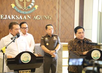 Jaksa Agung Burhanuddin Menerima Kunjungan Silaturahmi Menteri Erick Thohir Bahas Bersih-Bersih di BUMN